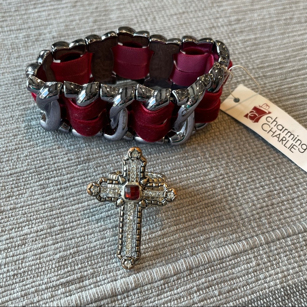 🔥3/$15🔥 Red velvet stretch Bracelet & Cross Ring
